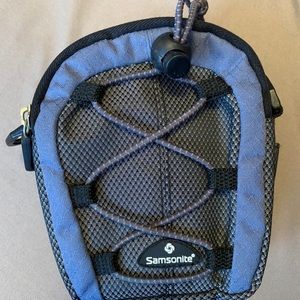 Samsonite zipper pouch for digital camera